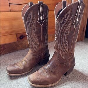 Women’s Justin Cowgirl Boots